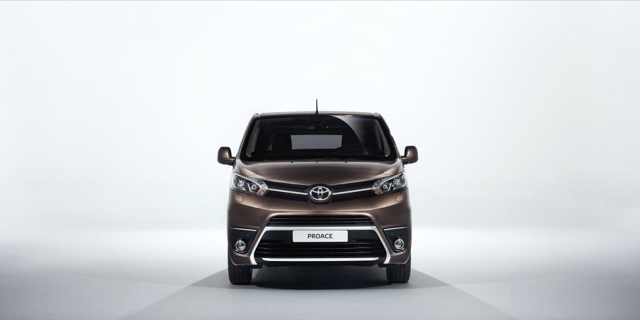  Toyota ProAce Verso 2016 года  (фото 4 из 31)